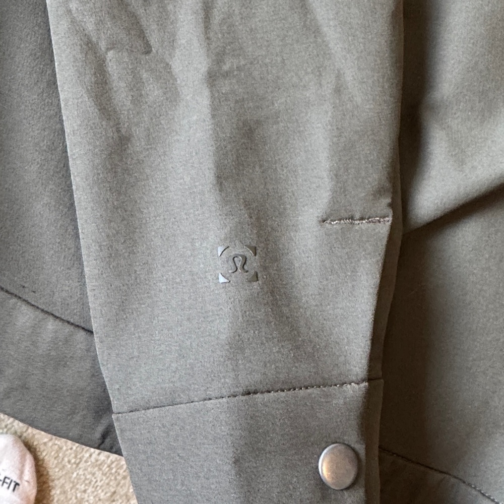 EUC! lululemon Mens City Excursion Jacket DARK OLIVE - Picture 10 of 11